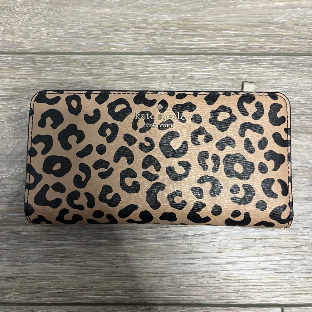 Kate Spade bifold wallet